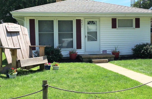 Anglers Anchor-Cozy Cottage on Lake Erie Near Port Clinton, Beaches, Firepit