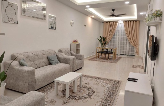 Anis Homestay Nilai