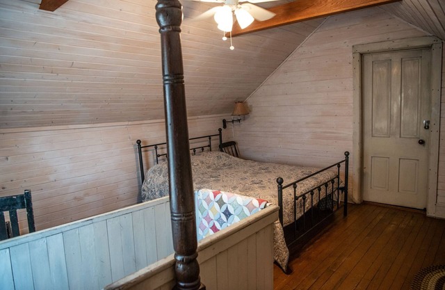AnnaLee room at The Farmhouse Bed & Breakfast at Maple Bottom Farm