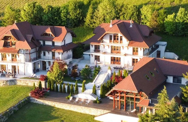 Annecy Location Prestige – Domaine Bonaparte with Stunning Views of Lake Annecy