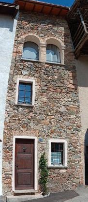 Antica torre del castello Casa Ceresiana