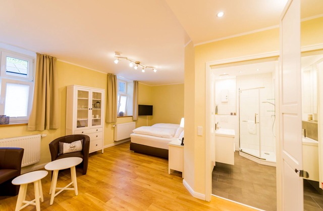 Ap 3 - Würzgarten-Junior Suite-Superior-Private Bathroom-Vineyard view