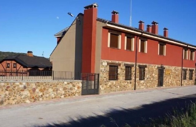 Apar. LAS ERAS SIERRA DE AYLLON E (2 people)
