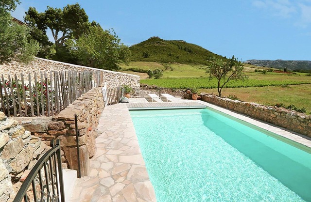 Apartment in Villesèque with Heated Pool