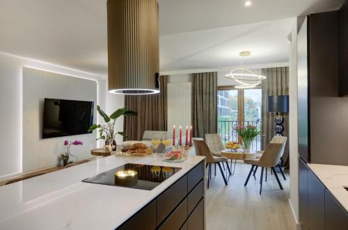 Apartament Heaven - Ceglana Park 2 luksusowe sypialnie i parking , 80m2