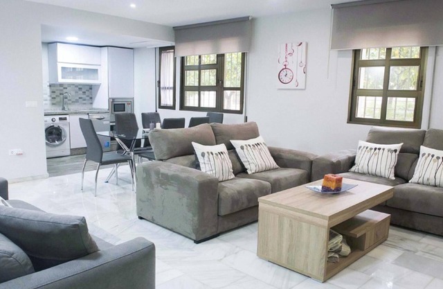 Apartamento entre Patios Valladares
