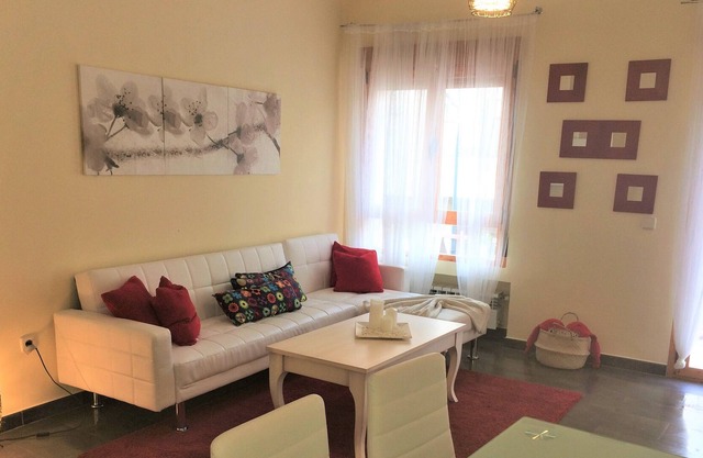 APARTAMENTO MODERNO Y BIEN SITUADO PARA 6 PERSONAS