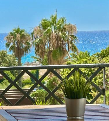 Apartasuites Royal Zahara, Máximo confort con vistas al mar
