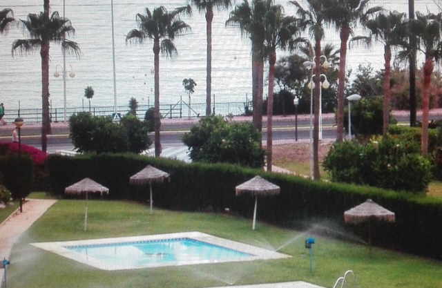 APARTMENT NEXT TO THE BEACH. OVERLOOKING THE SEA