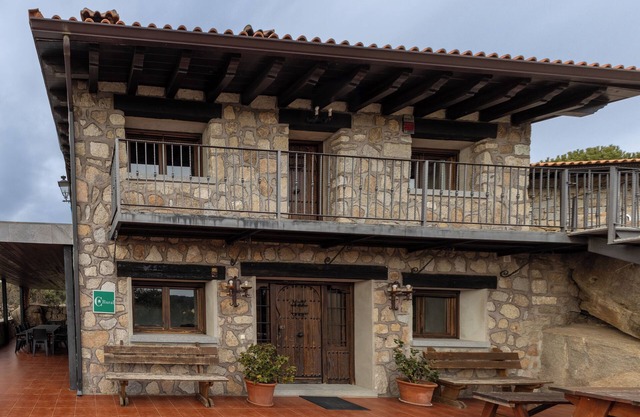 Apartment 'Casa Baja' with Shared Pool, Private Terrace and Wi-Fi