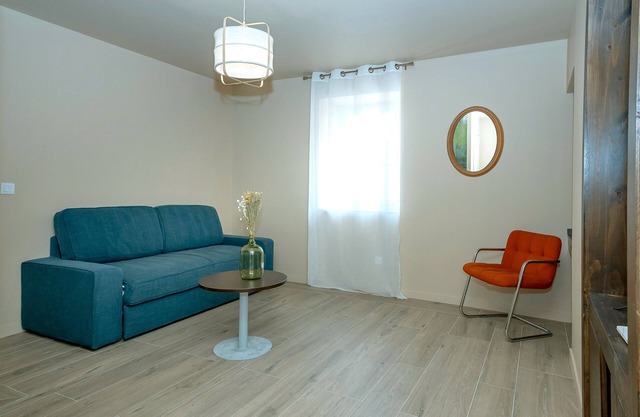 Apartment 'La Maison Du Tisserand Pa' with Wi-Fi and Air Conditioning
