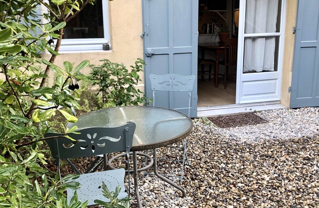 Apartment 2 P 15 minutes walk from the historic center