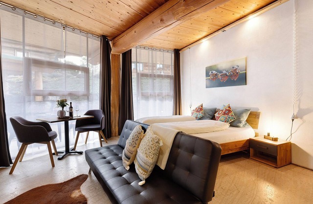 Apartment '-3-die Drei, Studio 35qm' with Private Terrace, Shared Garden and Wi-Fi