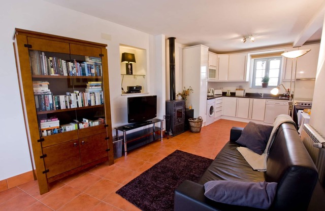 Apartment 3: Large, bright and modern apartment with stunning views