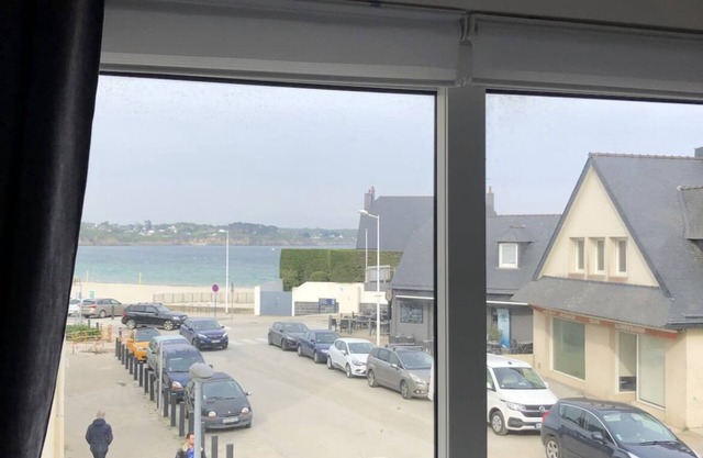 Apartment 30m from the beach, shops nearby,