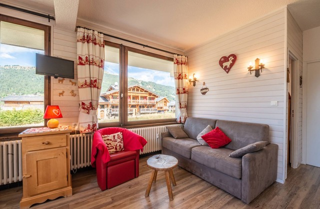 Apartment 4 pers- ski in ski out-La Turche-South facing terrace -mountain views