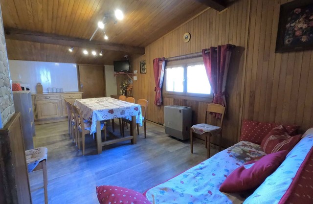 Apartment 6 pers, 2 bdrms, Pets allowed, Parking, South-facing Balcony