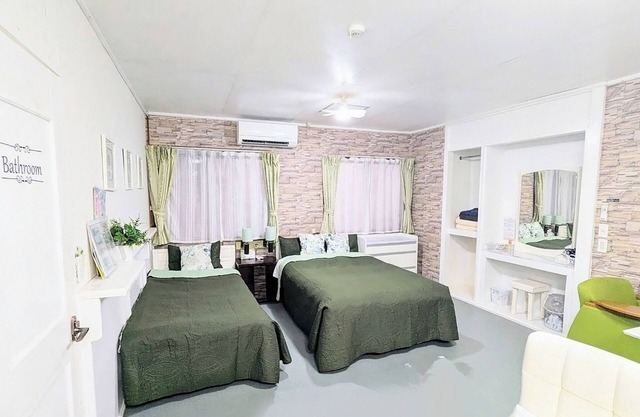Apartment along Park Avenue Westernstyle twin room Fresh American accommodates up to 3 adults/Okinawa Okinawa