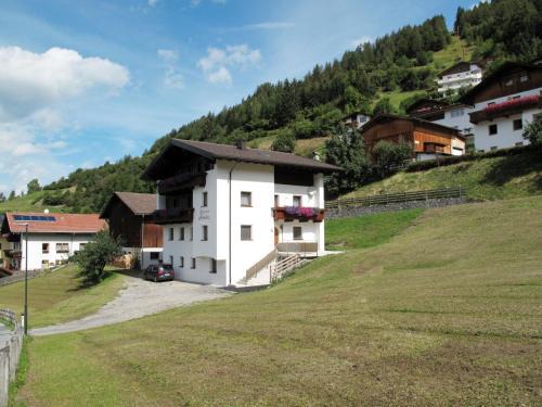 Apartment Alpenherz-3 by Interhome