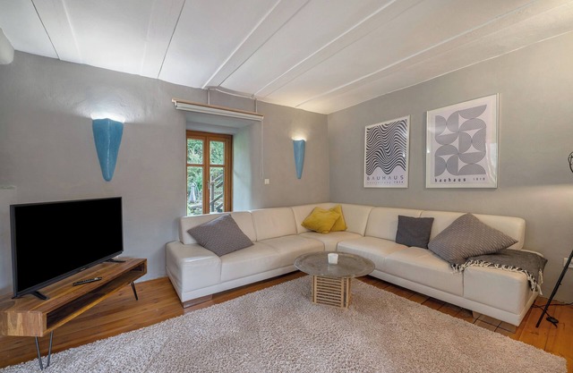 Apartment 'Alte Mühle In Dernbach' with Private Terrace, Shared Garden and Wi-Fi