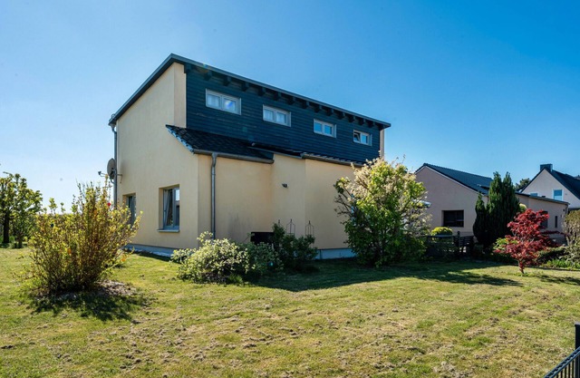 Apartment 'Am See' with Private Terrace, Wi-Fi and Air Conditioning