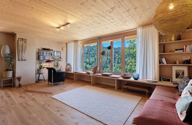 Apartment 'Am Stadtwald' with Mountain View, Private Terrace and Wi-Fi
