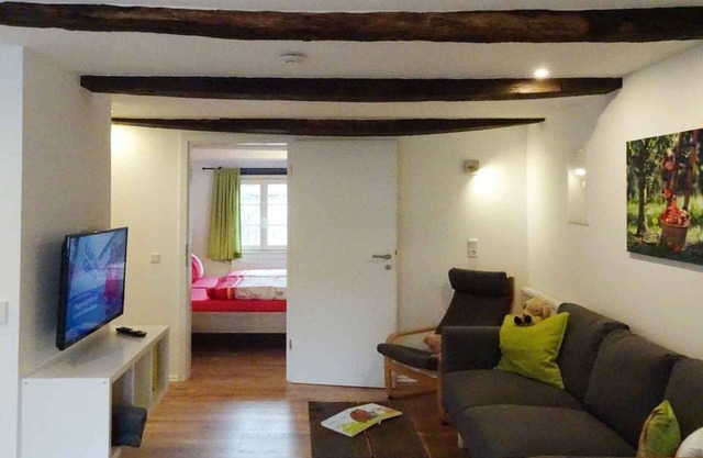 Apartment 'Apfelbaum' with Private Terrace, Shared Garden and Wi-Fi