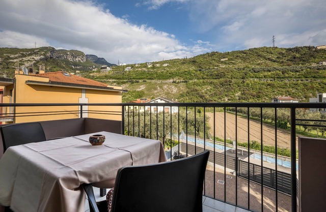Apartment 'Appartamento Villa Adriana Balcony' with Mountain View, Wi-Fi and Air Conditioning