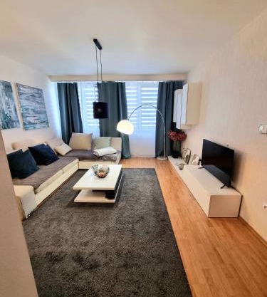 Apartment Banska - City Centre & Private Parking