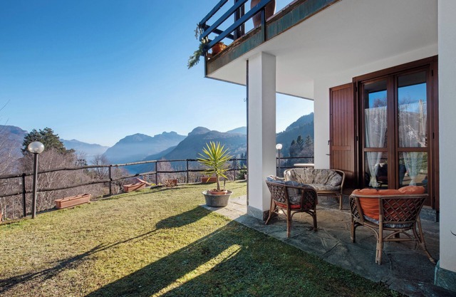Apartment 'Bellavista Di Betty' with Lake View, Private Terrace and Wi-Fi
