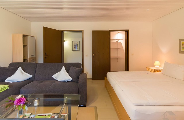 Apartment 'Bergfrieden' with Private Terrace, Shared Garden and Wi-Fi