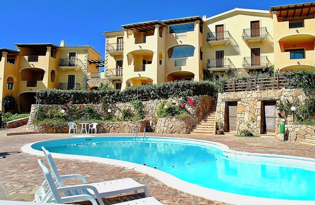 Apartment “Bia de Bados B7” with Wi-Fi and Shared Pool