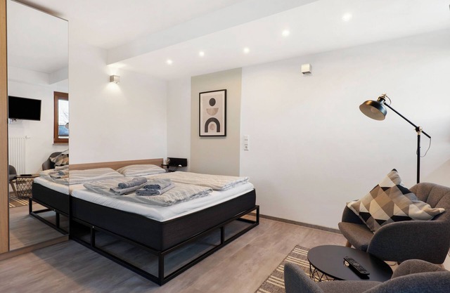 Apartment 'Bienenweide' with Shared Garden and Wi-Fi