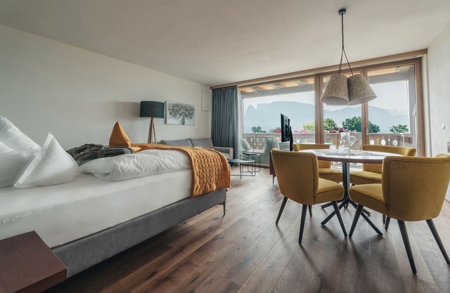 Apartment 'By Bemelmans' with Mountain View, Balcony and Wi-Fi