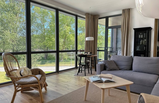 Apartment by the sea P-1