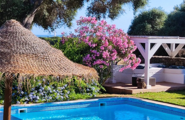 Apartment 'Casa Rural Maximon Rojo' with Sea Views, Wi-Fi and Air Conditioning