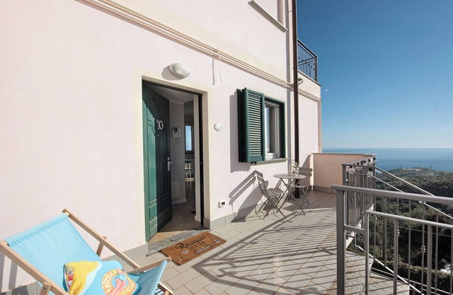 Apartment 'Casa Marincanto' with Sea View, Private Terrace and Wi-Fi