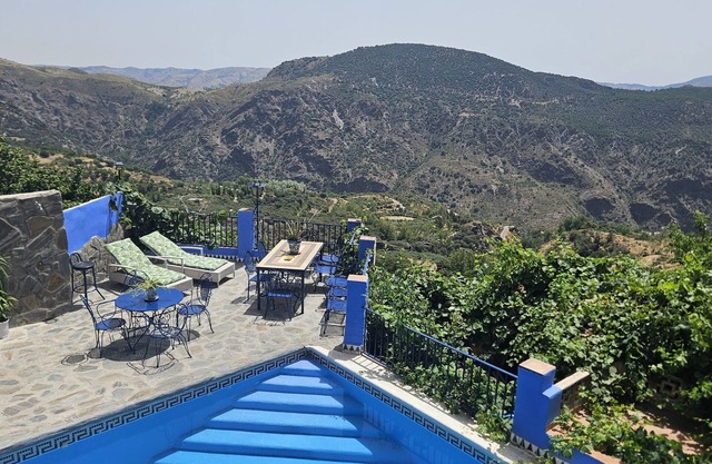 Apartment 'Chaparra Pitres Apart Fondales' with Mountain Views, Shared Pool and Wi-Fi