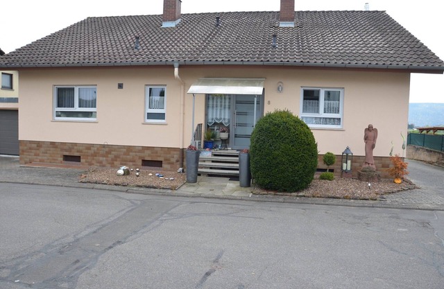 Apartment 'Collenberger Ferienwohnung Schäfer' with Private Terrace, Private Garden and Wi-Fi