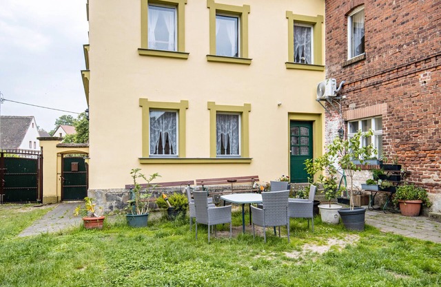 Apartment 'Creutzer' with Shared Terrace, Private Garden and Wi-Fi