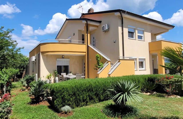 Apartment Dani 2 for 3 people