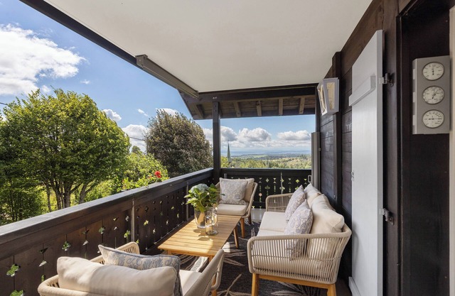 Apartment 'Deluxe' with Mountain View, Private Terrace and Wi-Fi