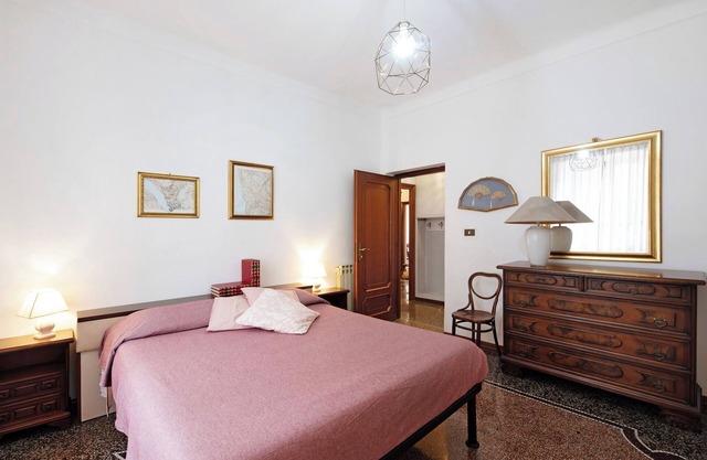 Apartment 'Dolphin House' with Balcony and Wi-Fi