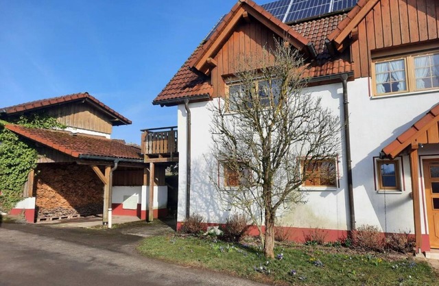 Apartment 'Dörflich' with Shared Garden and Wi-Fi