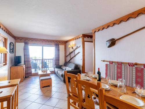 Apartment Ecrin des Neiges - Val Claret-4 by Interhome