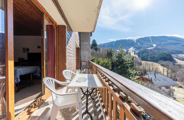 Apartment 'Edelweiss' with Mountain View, Balcony and Wi-Fi