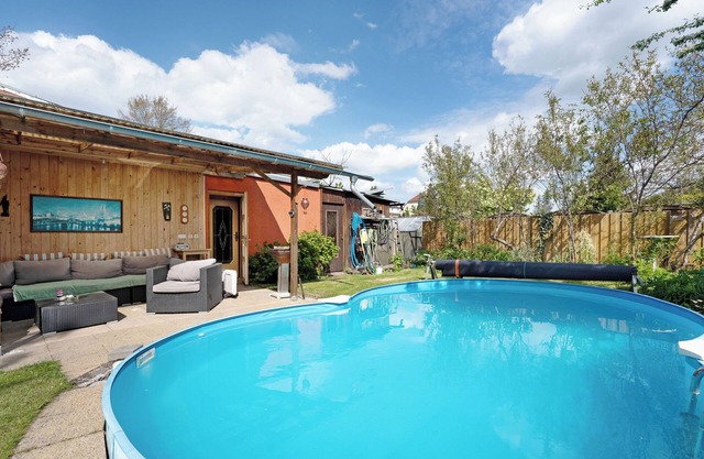 Apartment 'Einzimmerwohnung Im Haupthaus' with Shared Pool, Shared Terrace and Wi-Fi