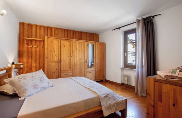 Apartment 'Emilius' with Mountain View, Wi-Fi and Air Conditioning