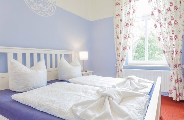Apartment-Ensuite with Shower-Burg Mildenstein