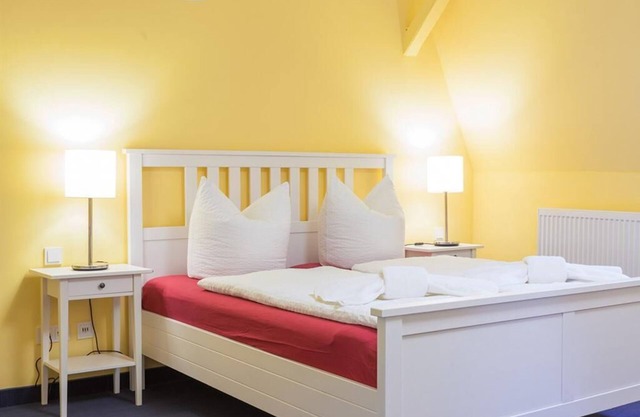 Apartment-Ensuite with Shower-Schloss Lichtenwalde